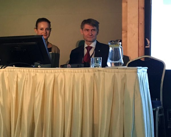 Prof. Olszewska i dr Rapiejko prowadzą sesję konferencyjną